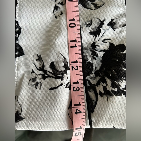 Elegant White House Black Market Bustier - size 10 - Picture 12 of 12